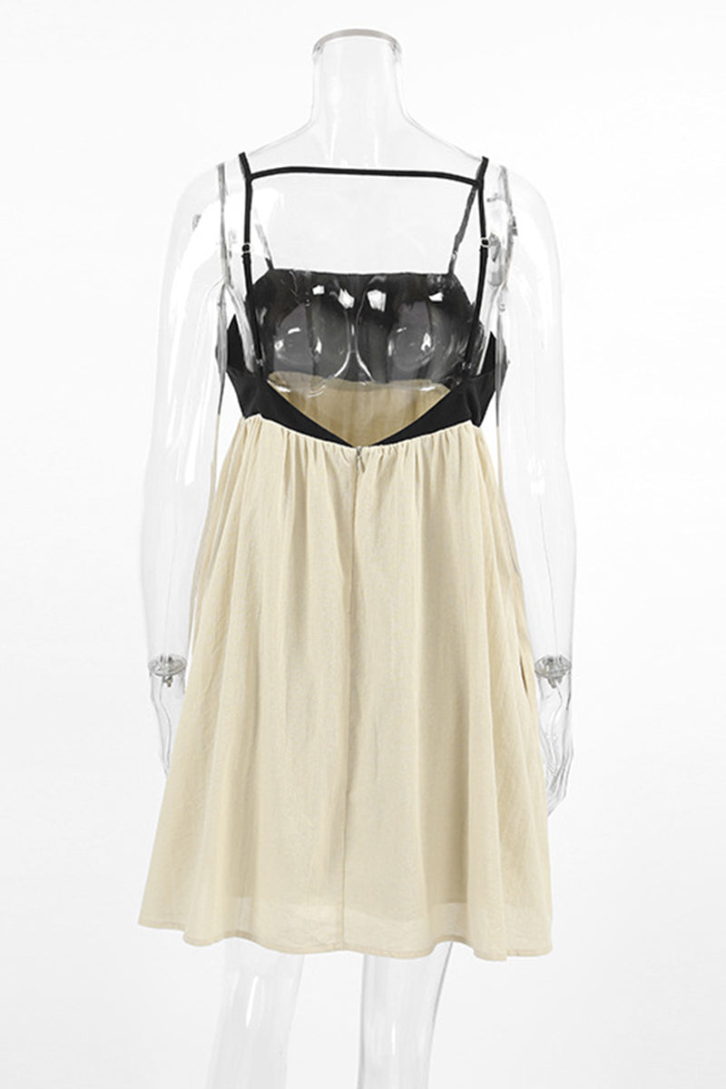 Robes décontractées sans dos avec poches, col carré contrasté et bretelles.