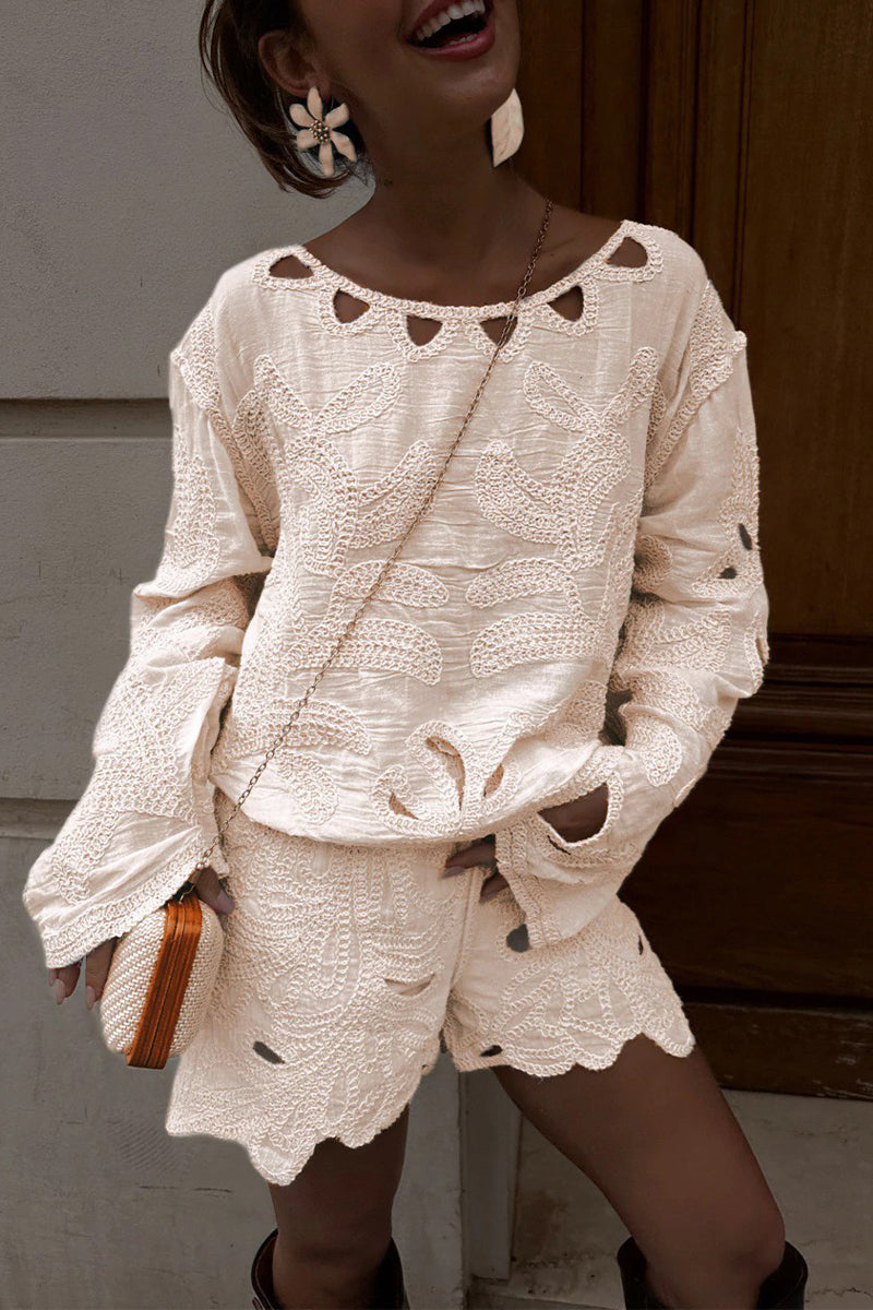 Ensemble deux pièces décontracté à manches longues, col rond, brodé et ajouré.