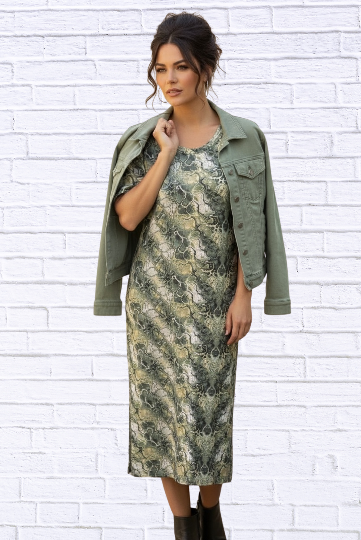 Jenneke Palm Leaf Shift Dress - Palm Green Leafs Printed on a white Back Ground