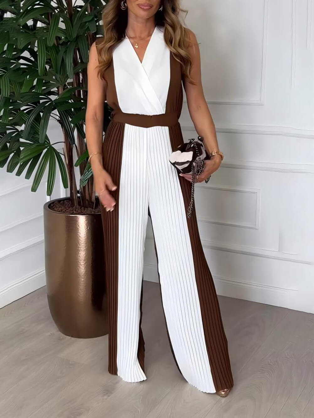 Unique Contrast Color Stitching Pleated Elastic Waist Jumpsuit