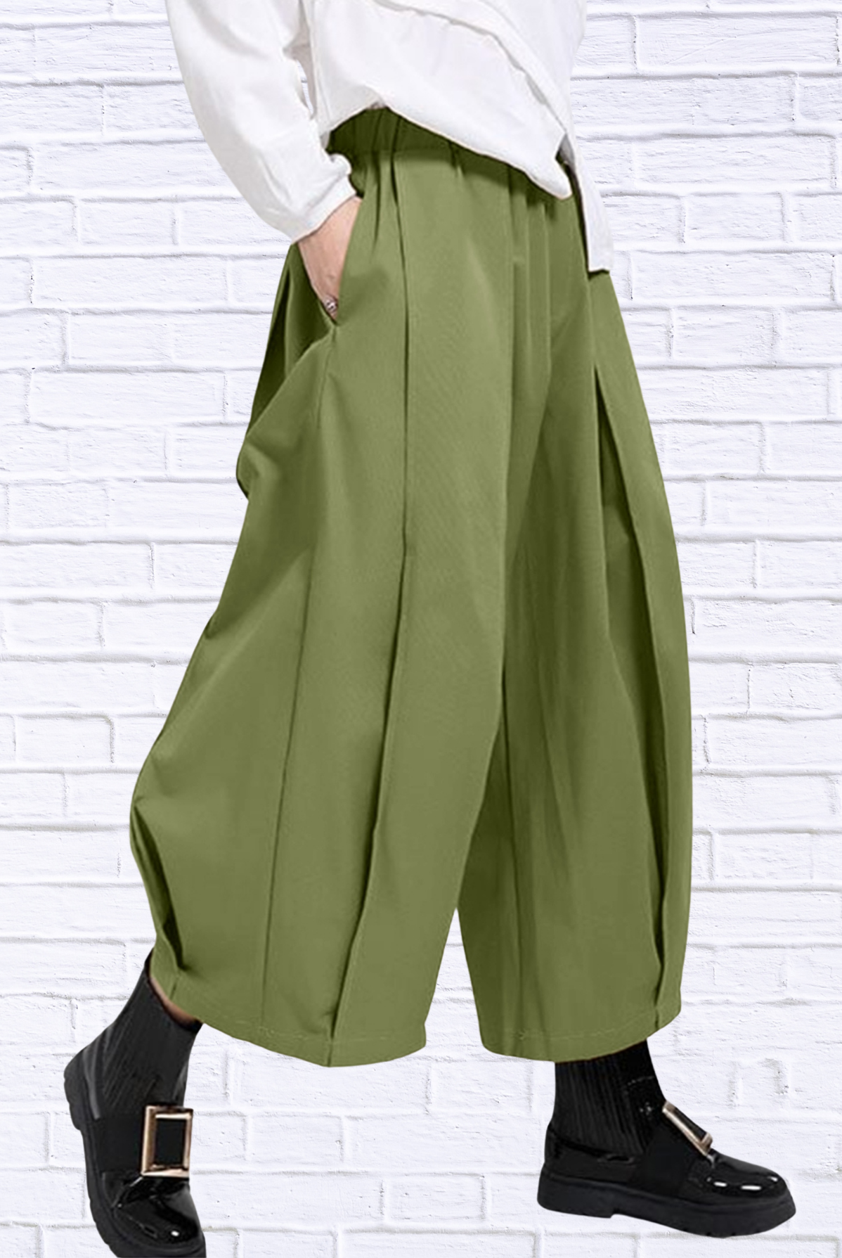 Plus Size Wide Leg Pleated Detail Cropped Pants