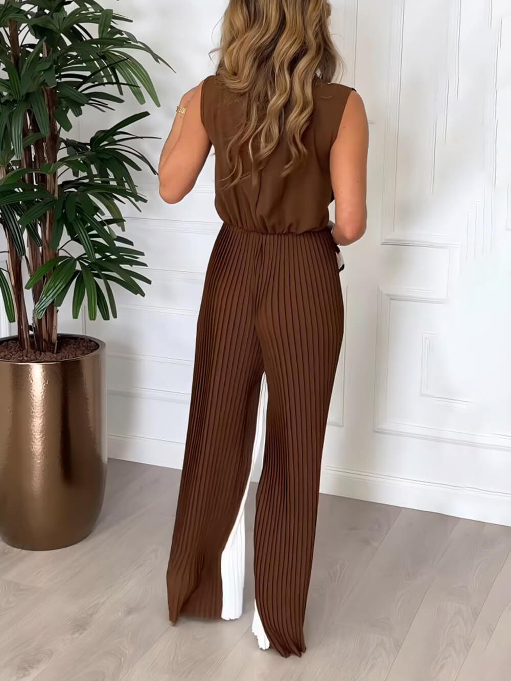 Unique Contrast Color Stitching Pleated Elastic Waist Jumpsuit