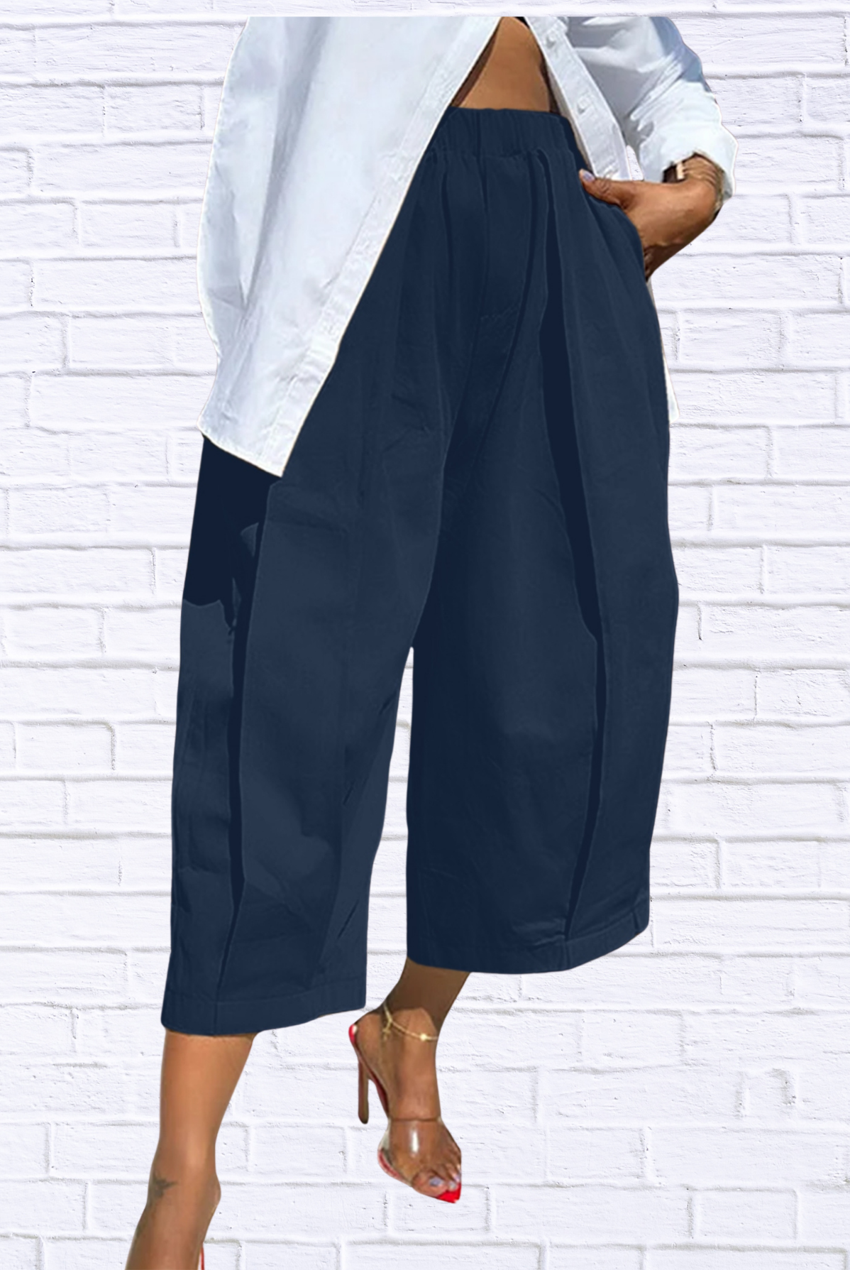 Plus Size Wide Leg Pleated Detail Cropped Pants